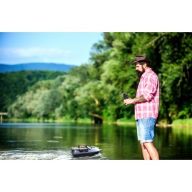 LAKE XLEGEND Remote-Controlled Bait Boat