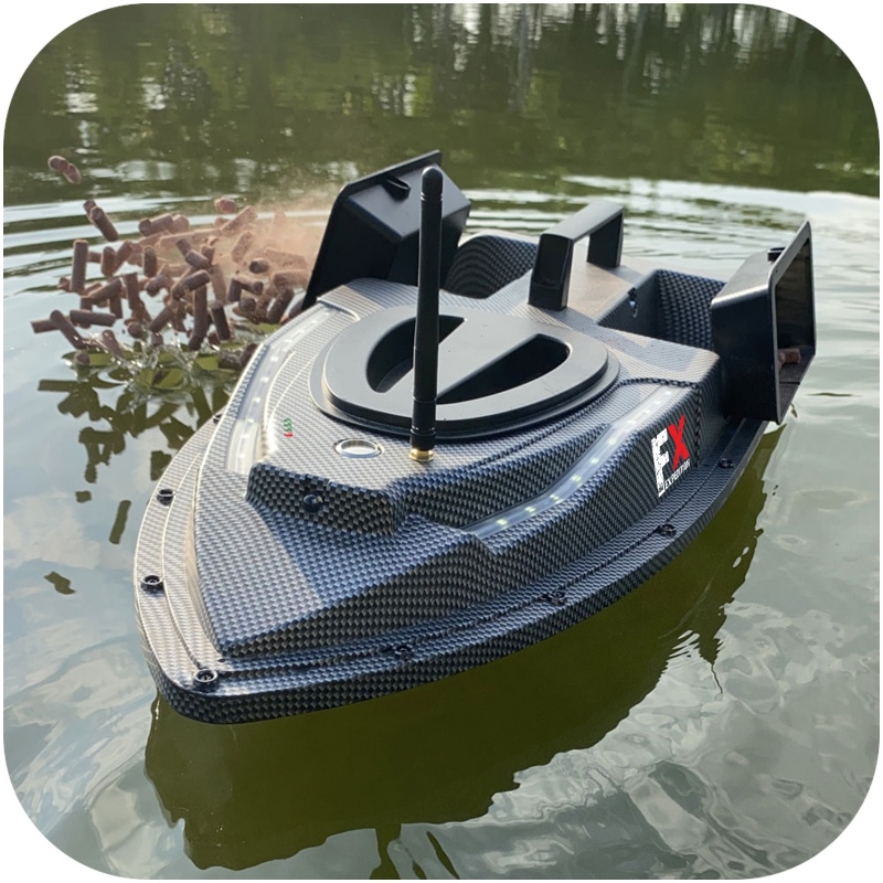 LAKE XPREDATOR bait boat with GPS