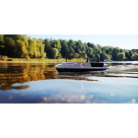 LAKE XPREDATOR bait boat with GPS