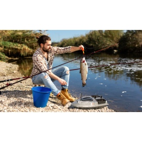 LAKE XPREDATOR bait boat with GPS