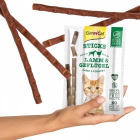 GimCat Sticks: колбаски из ягнятины и птицы